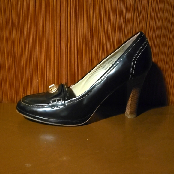 Coach Danna Heels - Picture 3 of 9